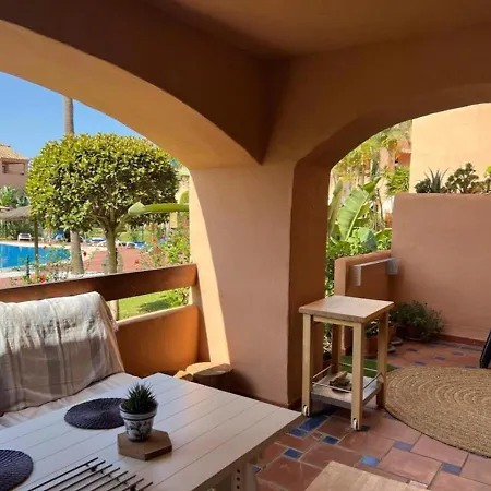 Sunbeach Hacienda Apartment Estepona Exterior photo